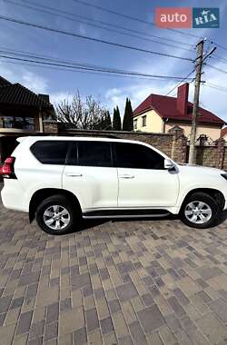 Внедорожник / Кроссовер Toyota Land Cruiser Prado 2020 в 