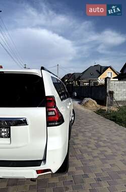 Внедорожник / Кроссовер Toyota Land Cruiser Prado 2020 в 