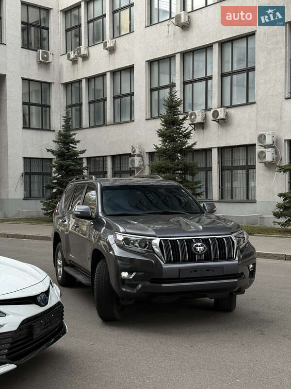 Внедорожник / Кроссовер Toyota Land Cruiser Prado 2022 в Харькове