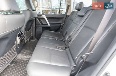 Внедорожник / Кроссовер Toyota Land Cruiser Prado 2022 в 