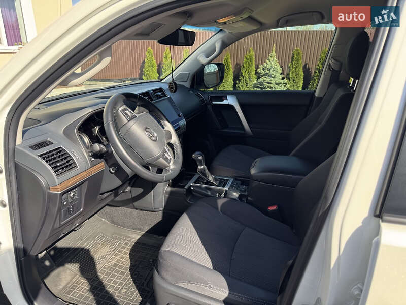 Позашляховик / Кросовер Toyota Land Cruiser Prado 2022 в Києві