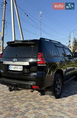 Позашляховик / Кросовер Toyota Land Cruiser Prado 2019 в 