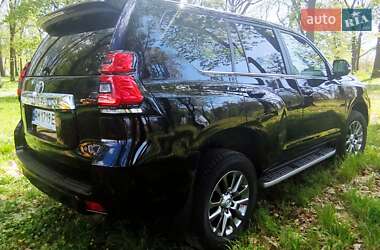 Внедорожник / Кроссовер Toyota Land Cruiser Prado 2019 в 