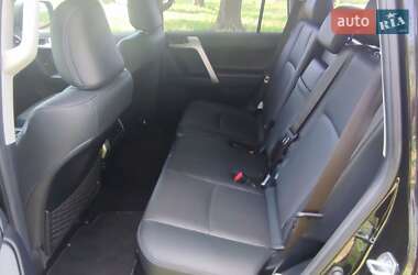 Внедорожник / Кроссовер Toyota Land Cruiser Prado 2019 в 