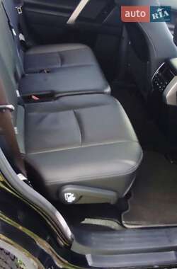 Внедорожник / Кроссовер Toyota Land Cruiser Prado 2019 в 