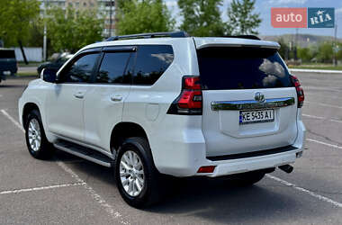 Внедорожник / Кроссовер Toyota Land Cruiser Prado 2014 в 
