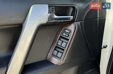 Внедорожник / Кроссовер Toyota Land Cruiser Prado 2014 в 