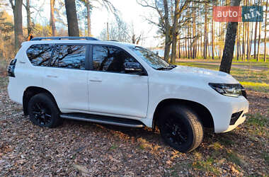 Внедорожник / Кроссовер Toyota Land Cruiser Prado 2021 в 