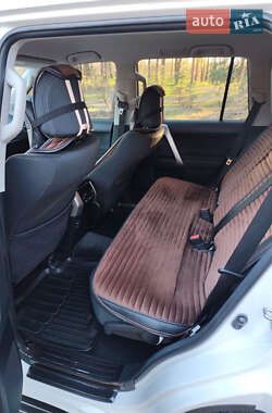Внедорожник / Кроссовер Toyota Land Cruiser Prado 2021 в 