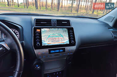 Внедорожник / Кроссовер Toyota Land Cruiser Prado 2021 в 
