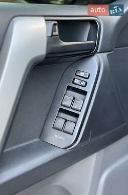 Внедорожник / Кроссовер Toyota Land Cruiser Prado 2013 в 
