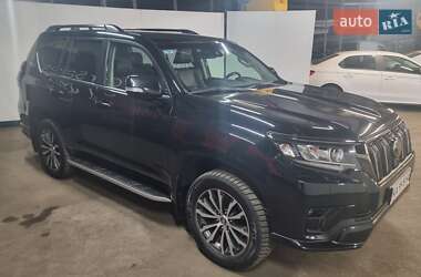 Позашляховик / Кросовер Toyota Land Cruiser Prado 2021 в 