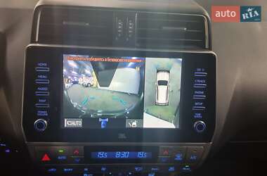 Позашляховик / Кросовер Toyota Land Cruiser Prado 2021 в 