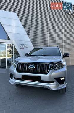 Внедорожник / Кроссовер Toyota Land Cruiser Prado 2020 в 