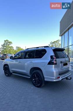 Внедорожник / Кроссовер Toyota Land Cruiser Prado 2020 в 