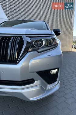 Внедорожник / Кроссовер Toyota Land Cruiser Prado 2020 в 