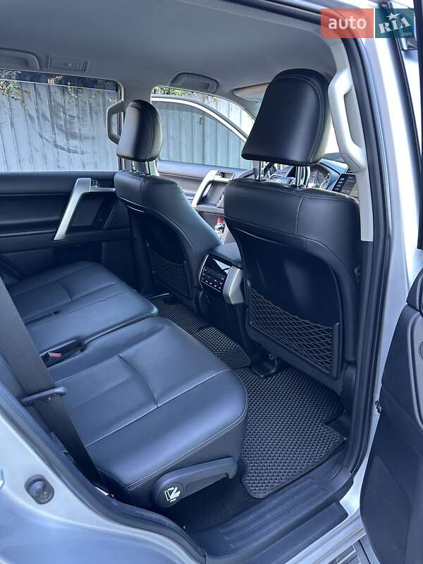 Внедорожник / Кроссовер Toyota Land Cruiser Prado 2020 в Киеве