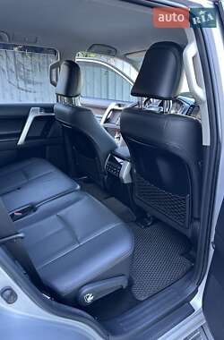 Внедорожник / Кроссовер Toyota Land Cruiser Prado 2020 в 