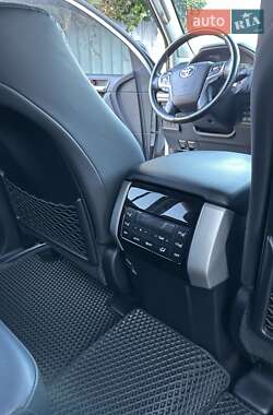 Внедорожник / Кроссовер Toyota Land Cruiser Prado 2020 в 