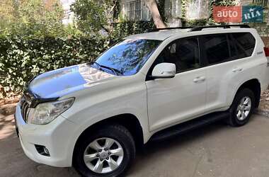 Позашляховик / Кросовер Toyota Land Cruiser Prado 2011 в 
