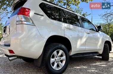 Позашляховик / Кросовер Toyota Land Cruiser Prado 2011 в 
