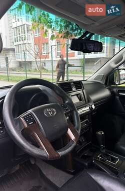 Позашляховик / Кросовер Toyota Land Cruiser Prado 2010 в 