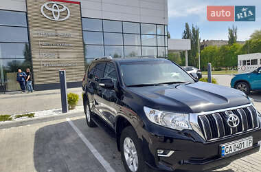 Внедорожник / Кроссовер Toyota Land Cruiser Prado 2022 в 