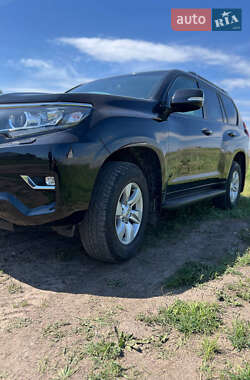 Внедорожник / Кроссовер Toyota Land Cruiser Prado 2019 в 