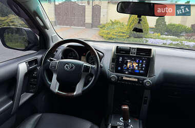 Внедорожник / Кроссовер Toyota Land Cruiser Prado 2011 в 