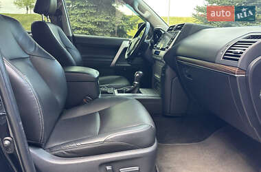 Позашляховик / Кросовер Toyota Land Cruiser Prado 2020 в 
