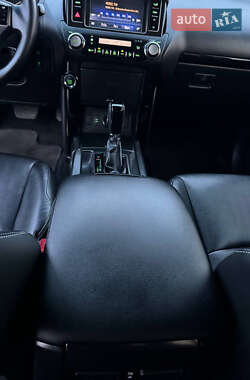 Внедорожник / Кроссовер Toyota Land Cruiser Prado 2013 в 