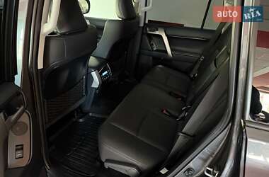 Позашляховик / Кросовер Toyota Land Cruiser Prado 2022 в 