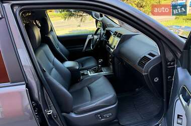 Позашляховик / Кросовер Toyota Land Cruiser Prado 2022 в 
