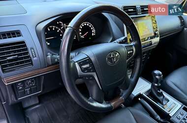 Позашляховик / Кросовер Toyota Land Cruiser Prado 2022 в 
