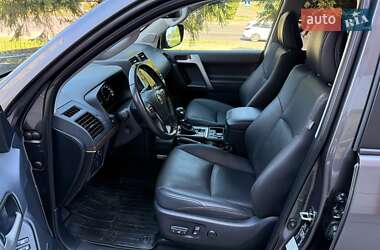 Позашляховик / Кросовер Toyota Land Cruiser Prado 2022 в 