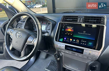 Внедорожник / Кроссовер Toyota Land Cruiser Prado 2019 в 
