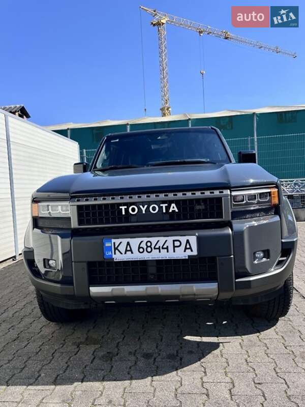 Внедорожник / Кроссовер Toyota Land Cruiser Prado 2024 в 