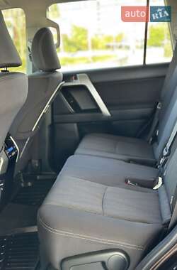 Внедорожник / Кроссовер Toyota Land Cruiser Prado 2021 в 