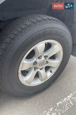 Внедорожник / Кроссовер Toyota Land Cruiser Prado 2005 в 