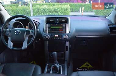 Позашляховик / Кросовер Toyota Land Cruiser Prado 2012 в 