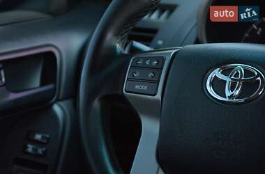 Позашляховик / Кросовер Toyota Land Cruiser Prado 2012 в 