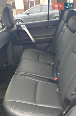 Внедорожник / Кроссовер Toyota Land Cruiser Prado 2012 в 
