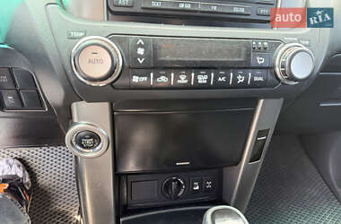 Позашляховик / Кросовер Toyota Land Cruiser Prado 2011 в 
