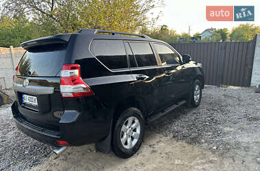 Позашляховик / Кросовер Toyota Land Cruiser Prado 2017 в 
