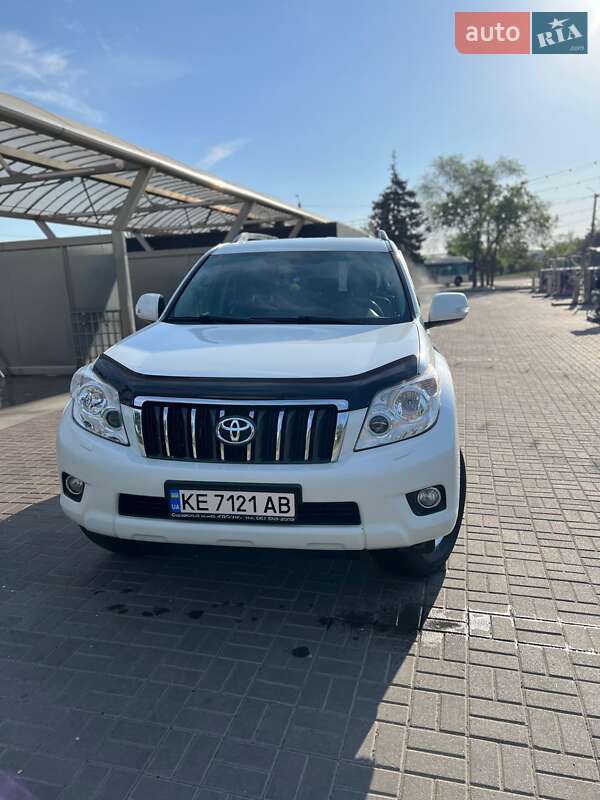 Внедорожник / Кроссовер Toyota Land Cruiser Prado 2010 в Днепре