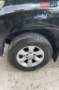 Позашляховик / Кросовер Toyota Land Cruiser Prado 2013 в 