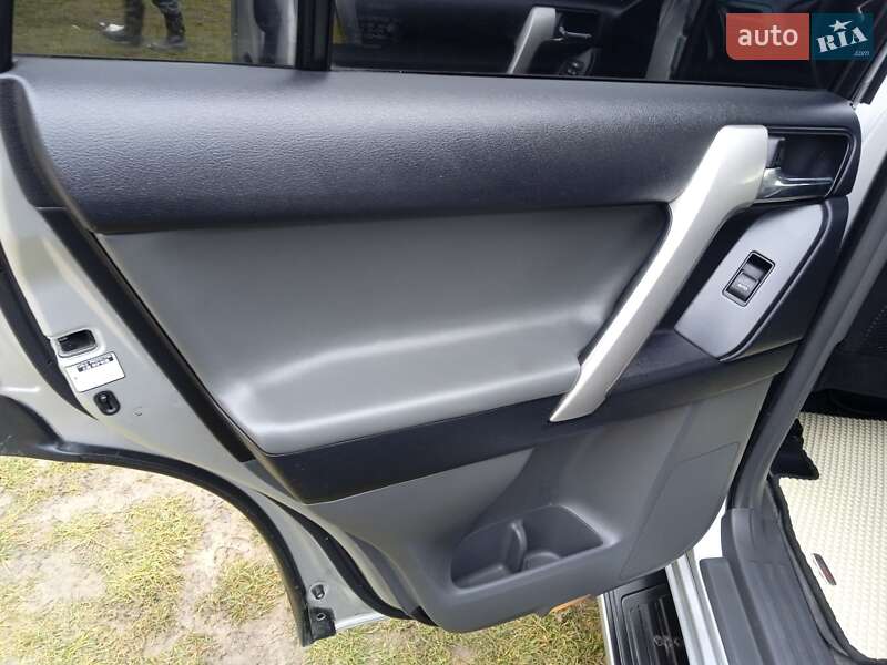 Внедорожник / Кроссовер Toyota Land Cruiser Prado 2012 в Ивано-Франковске