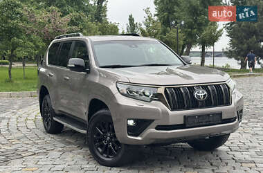 Внедорожник / Кроссовер Toyota Land Cruiser Prado 2022 в 