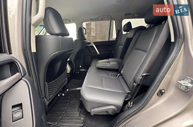 Внедорожник / Кроссовер Toyota Land Cruiser Prado 2022 в 