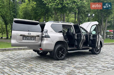 Внедорожник / Кроссовер Toyota Land Cruiser Prado 2022 в 